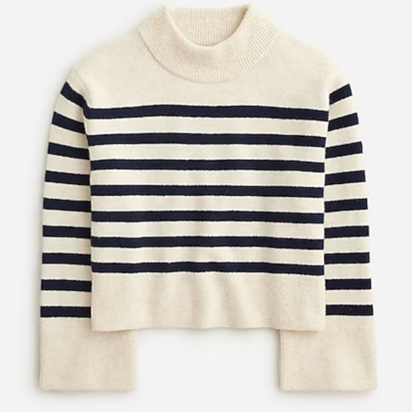 J. Crew Sweaters - J.Crew Women’s Chunky crewneck sweater in Supersoft yarn - Size XL